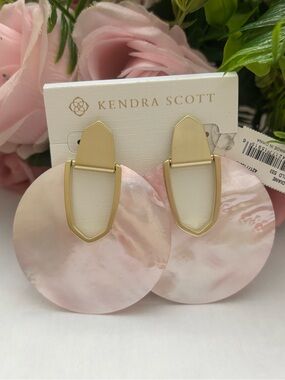 NWT Kendra Scott Diane Statement Earrings in Gold Blush Mother of Pearl